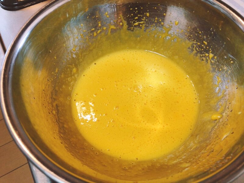 I started mixing the egg yolk dough for the chiffon cake