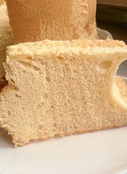 Cross section of chiffon cake that has been raised, baked, and shrunk